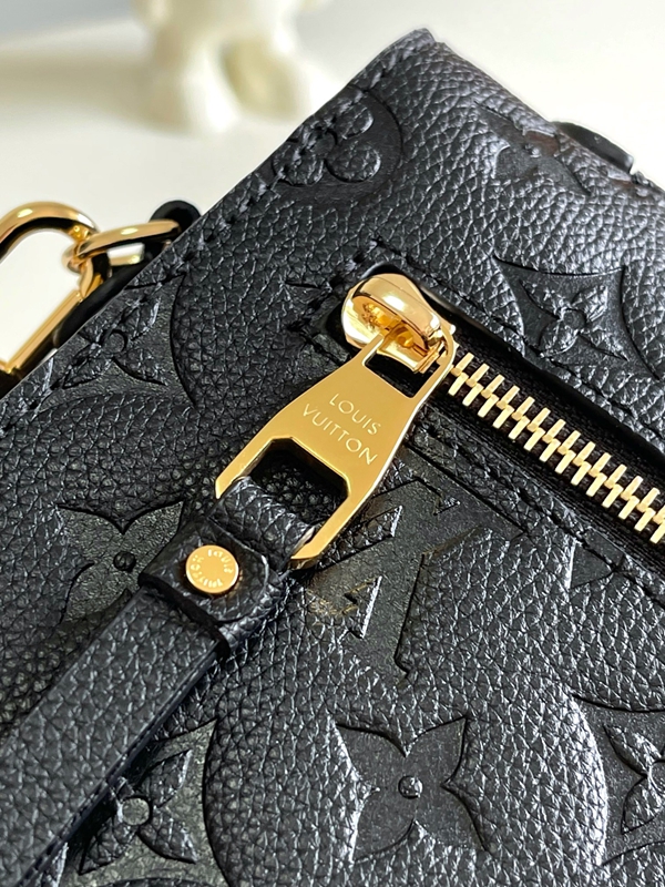 ルイヴィトンバッグ角部分ディテール